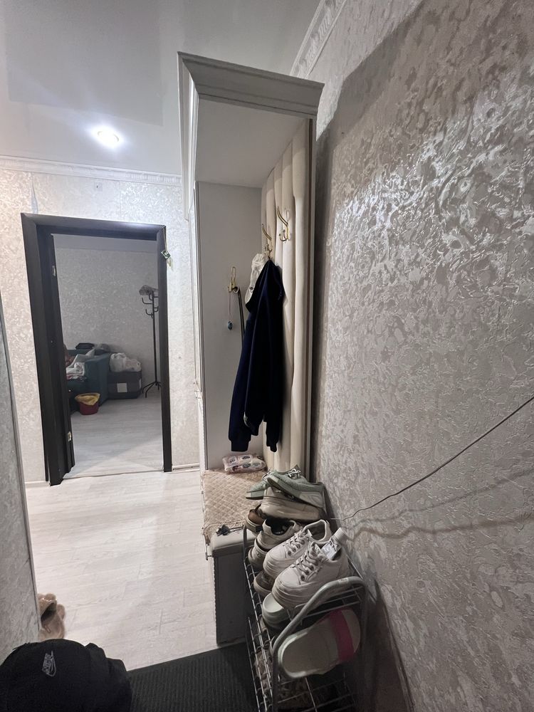 Продам прихожую……