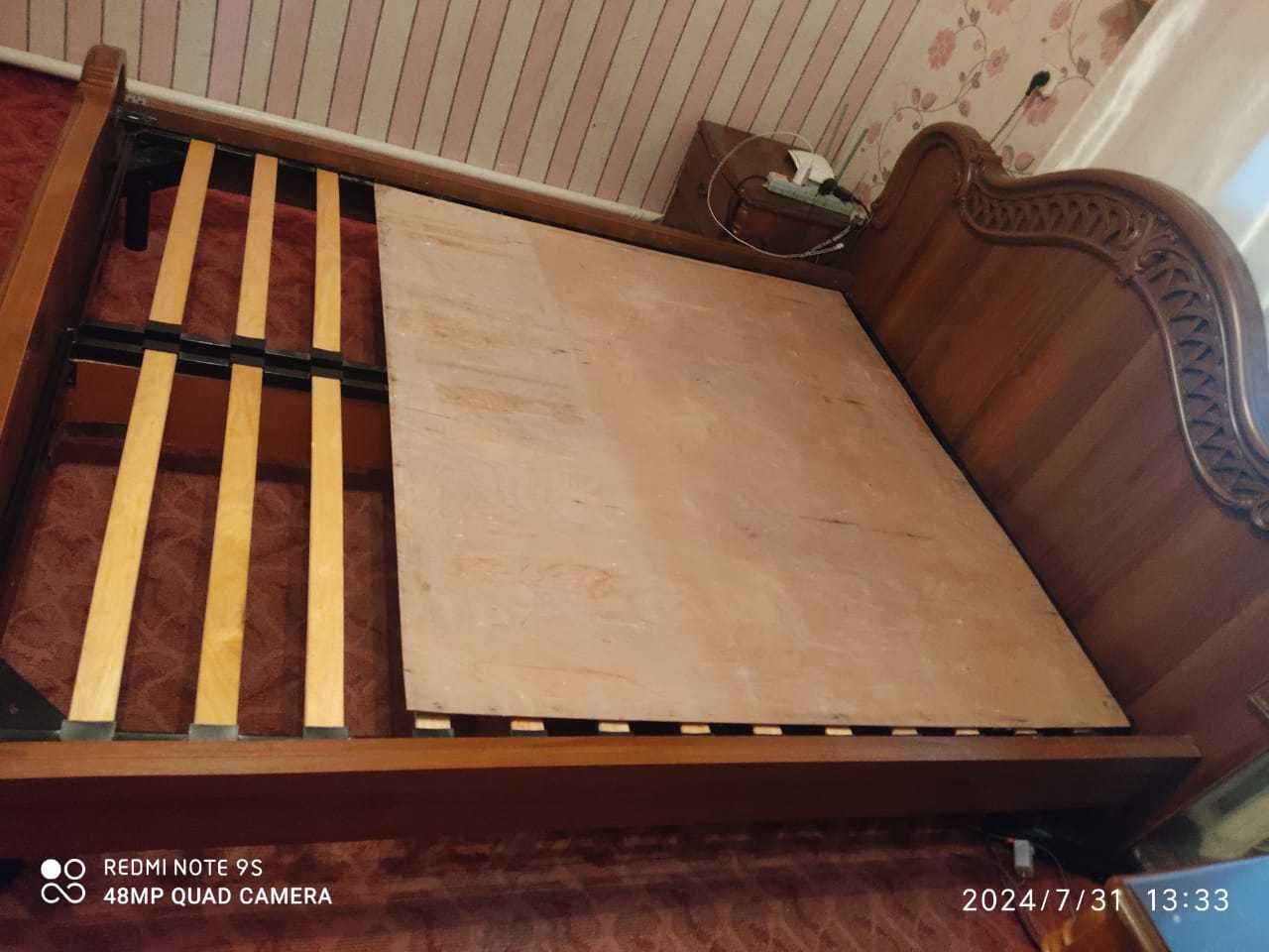 Продам спальный гарнитур в хорошем состоянии!!