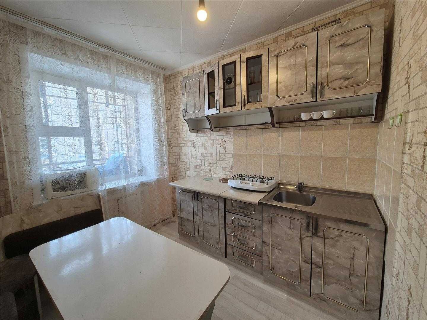 Продам 1 комн квартиру на 5 мкр в районе Тулпара.
на 2 /9 эт