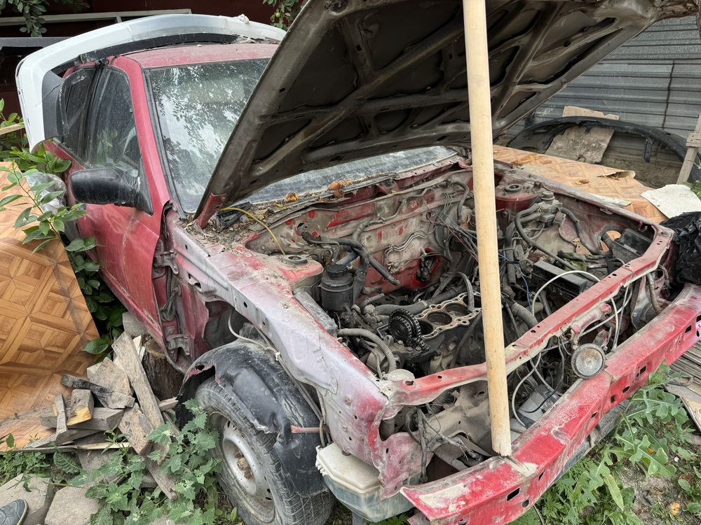 Авто на запчасти или целиком Nissan Sunny 1993 год