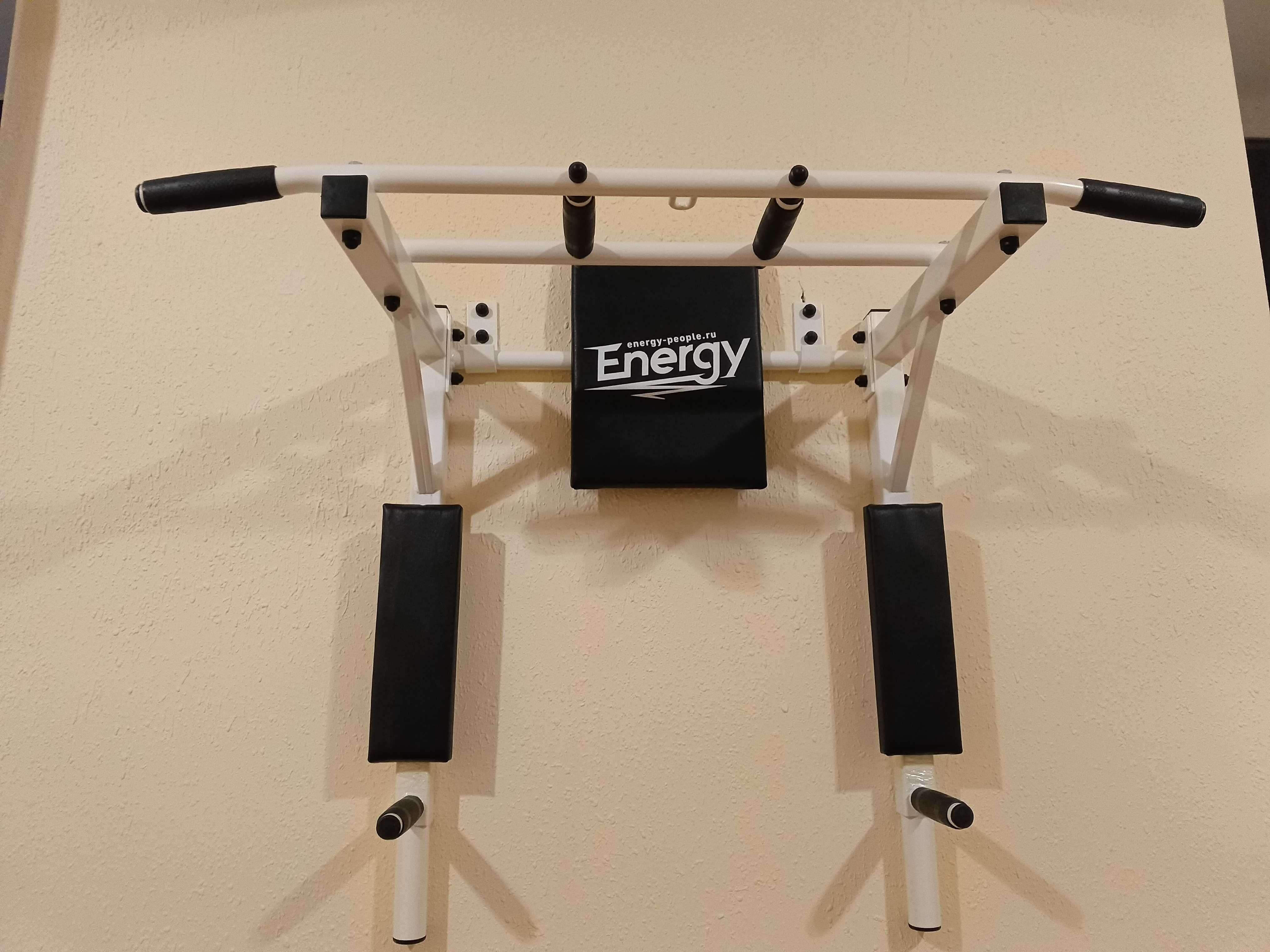 Турник Белый Energy Почти не использованный
