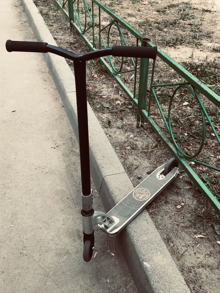 СРОЧНО продам самокат недорого
