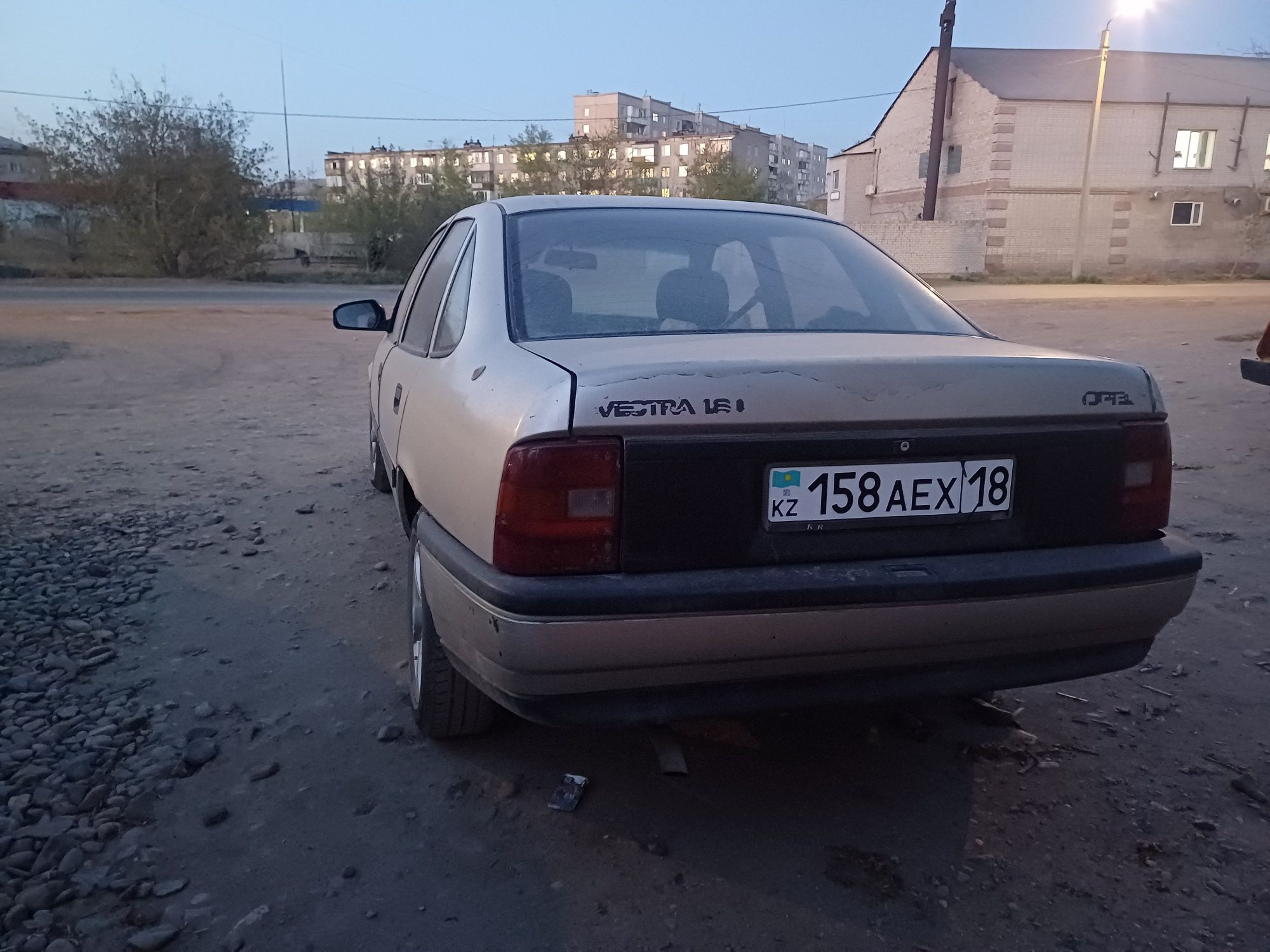 Продам  опель вектра 1992 года
