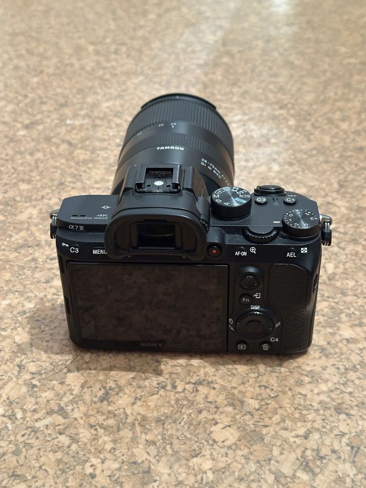 Sony A7 iii продается в хорошем состояний. В комплекте   2  батарейки