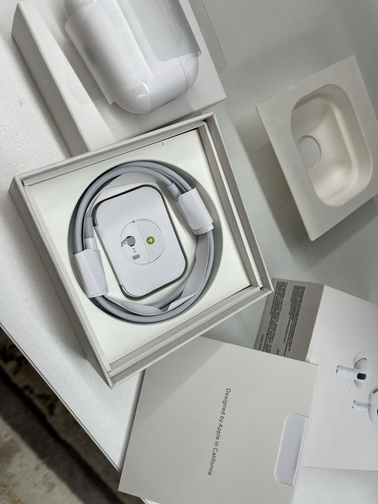 оригинал airpods pro 2  (адаптер оригинал в подарок)