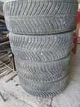 Шины 225/45 r17 всесезонки 4шт в хорошем состоянии,.