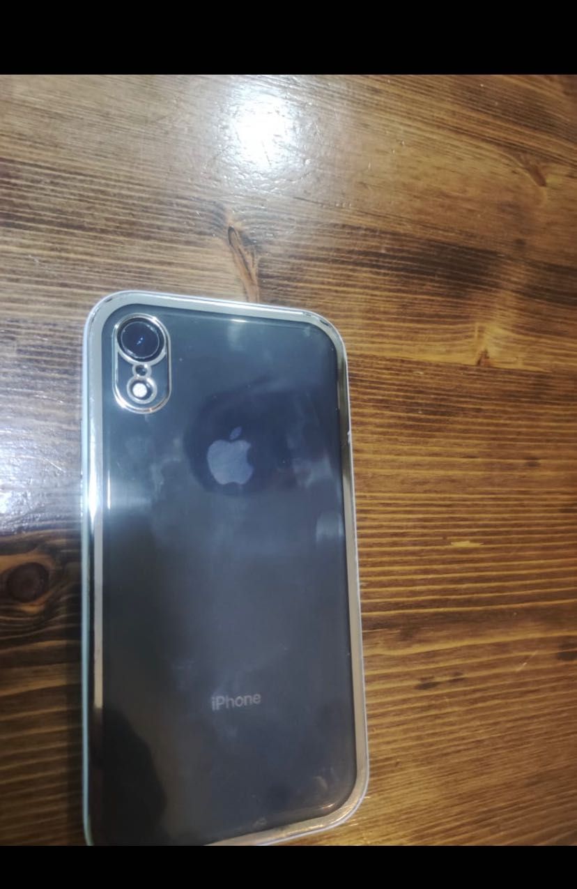 iPhone XR в хорошем состоянии