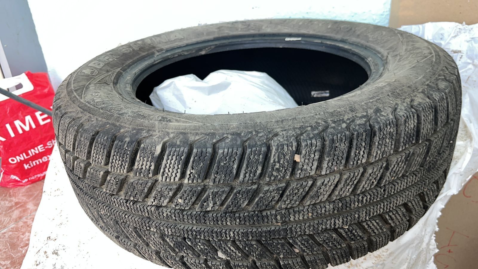 Шина зима Belshina
* 185/60R14  82T
* 45 000tg
* 4+1