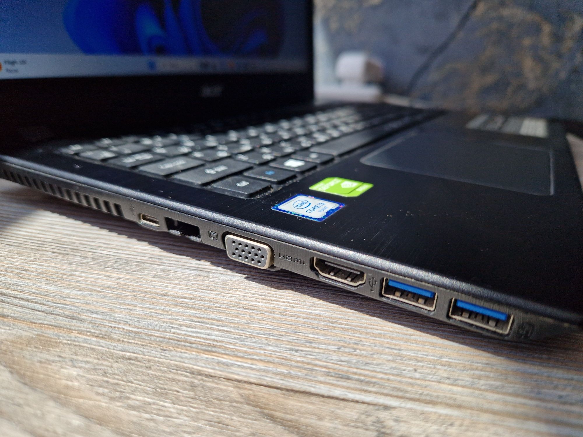 Ноутбук для работы и мелких игр Acer Aspire E15-575G