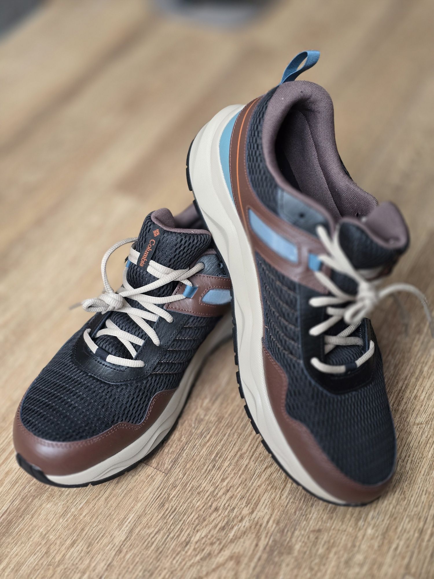 Продам кроссовки NEW BALANCE NIKE CLARKS ASICS Columbia Ecco