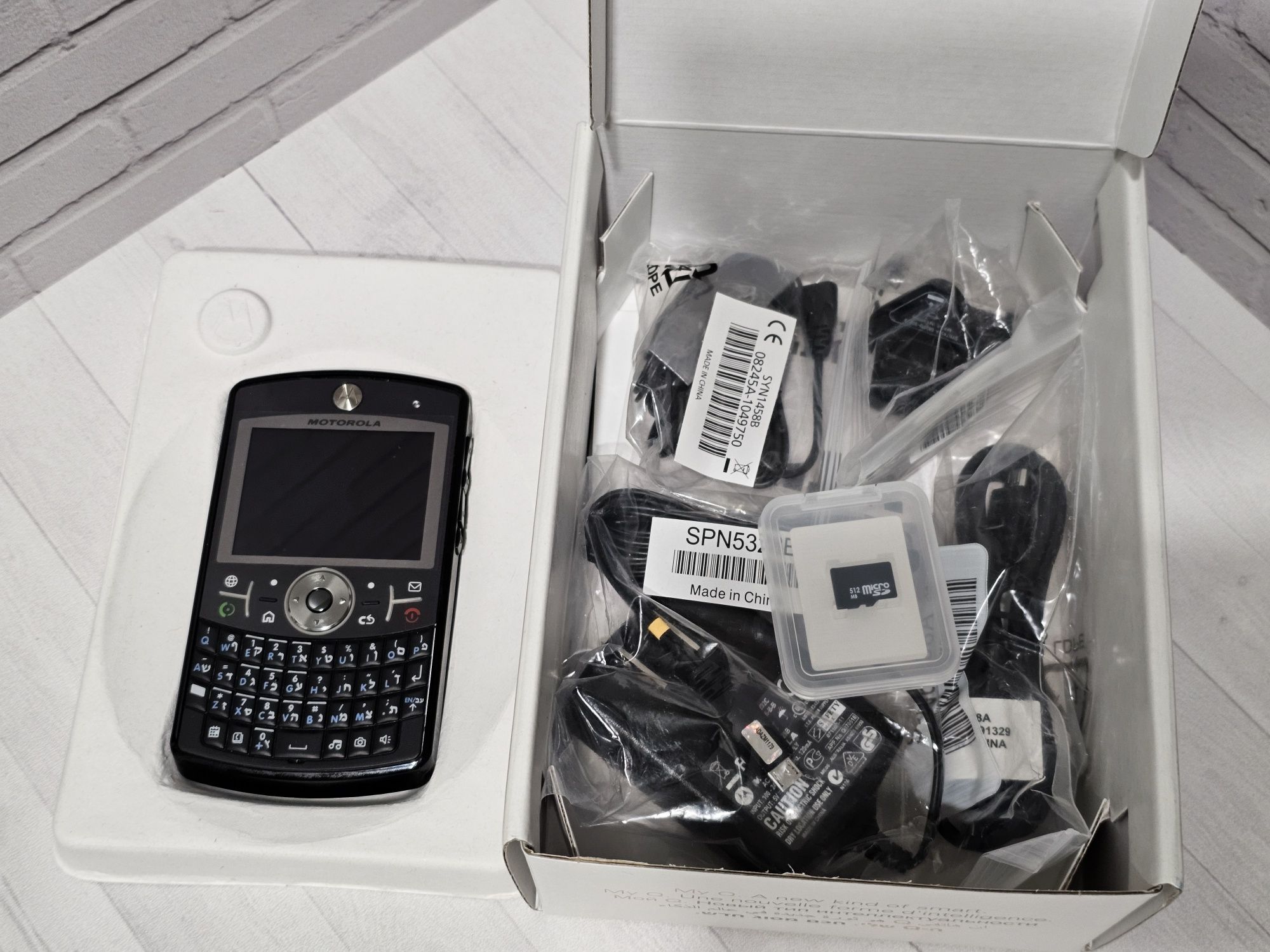 Новый ретро Motorola Q9h