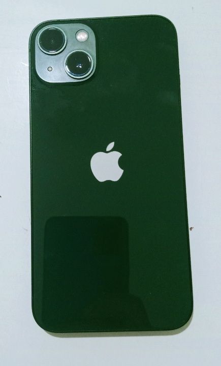iPhone 13 в отличном состоянии