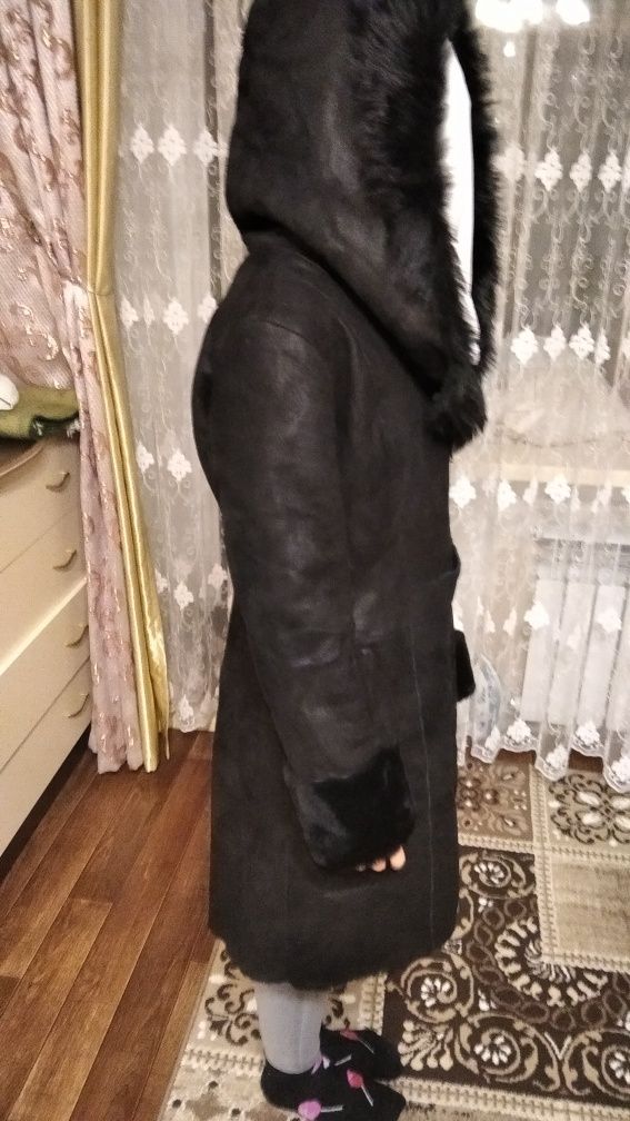 Здравствуйте. Продам женскую дубленку.