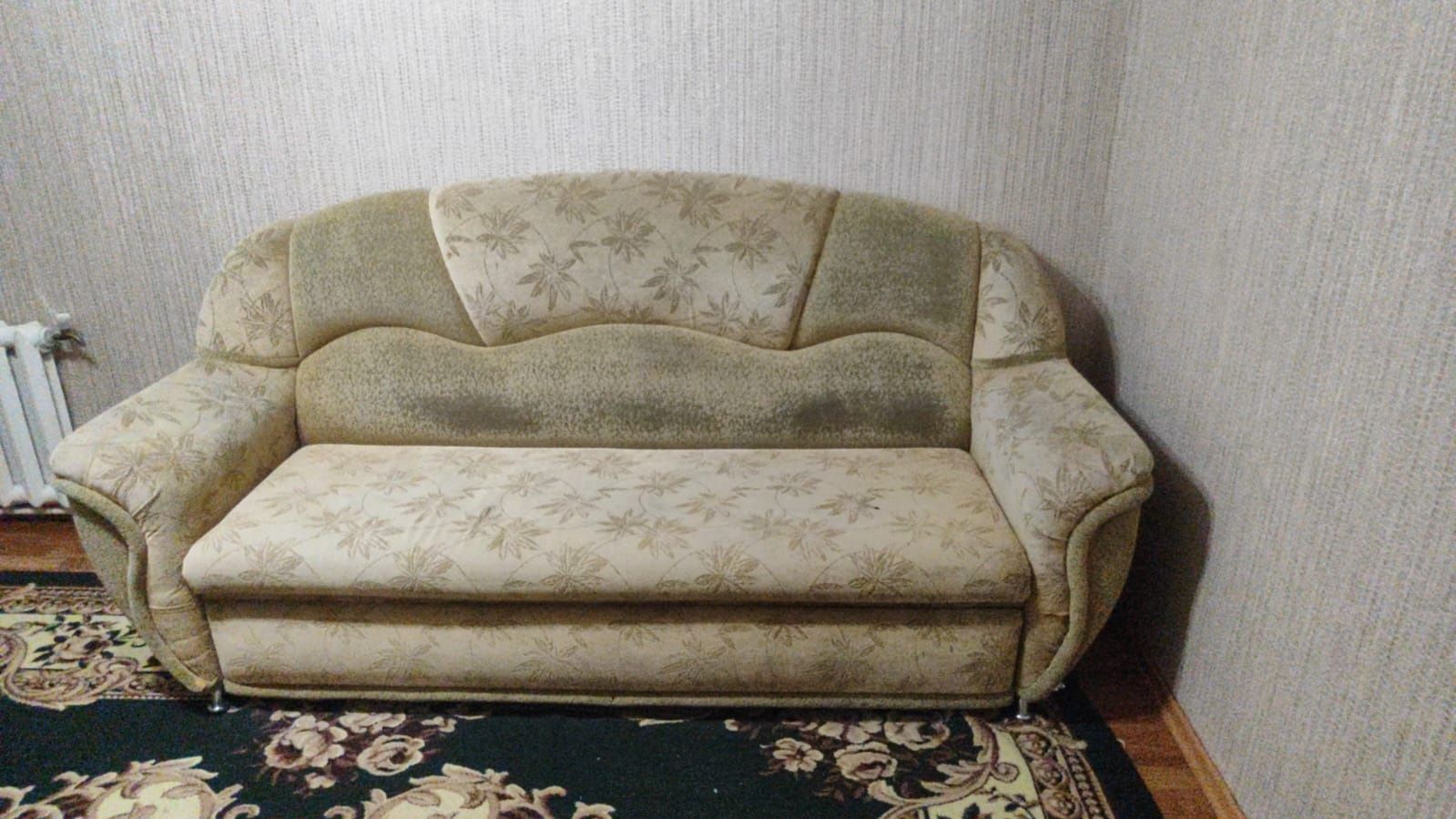 Продам диваны среднем состояние
