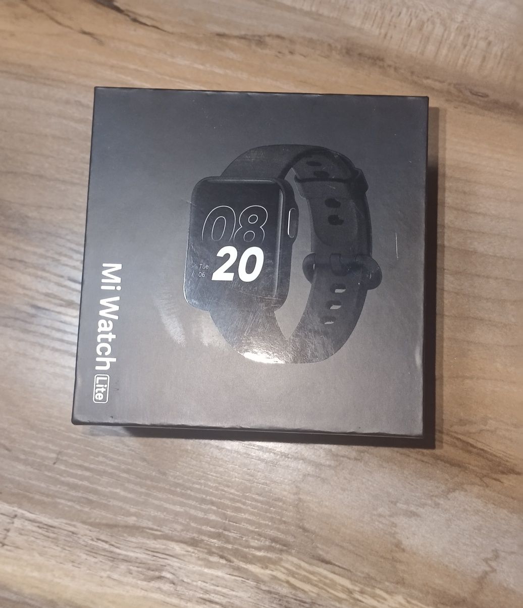 Смарт часы Samsung Active 2 и Xiaomi Watch lite