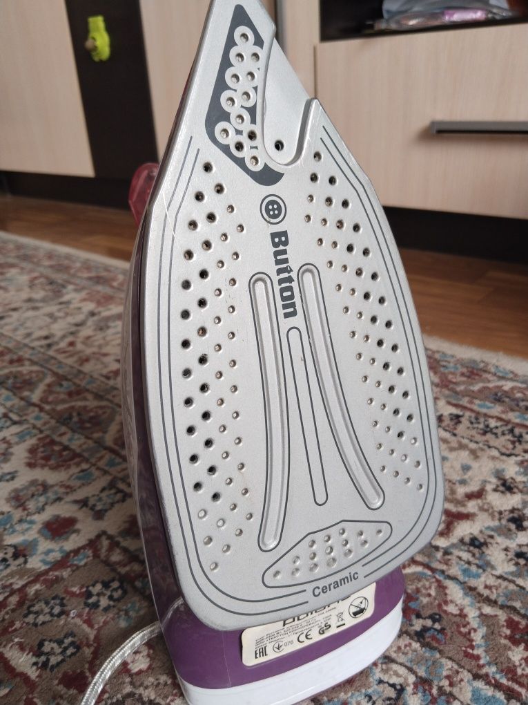 утюг Eurostek EEI-2603.