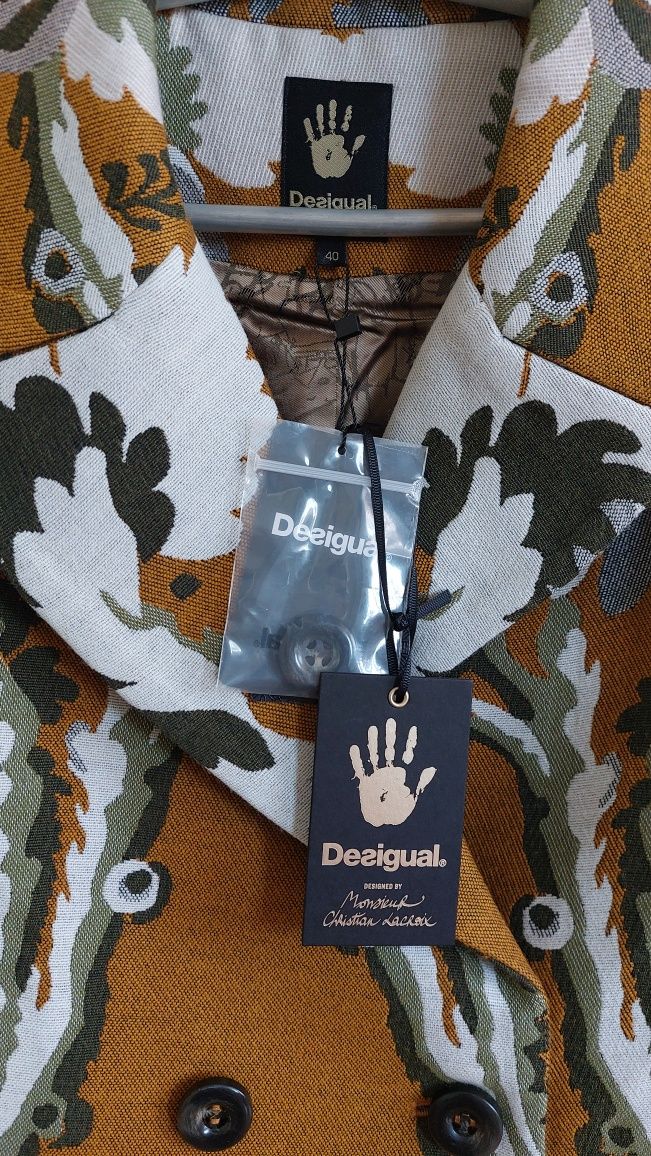 Пальто от Desigual. Новое!