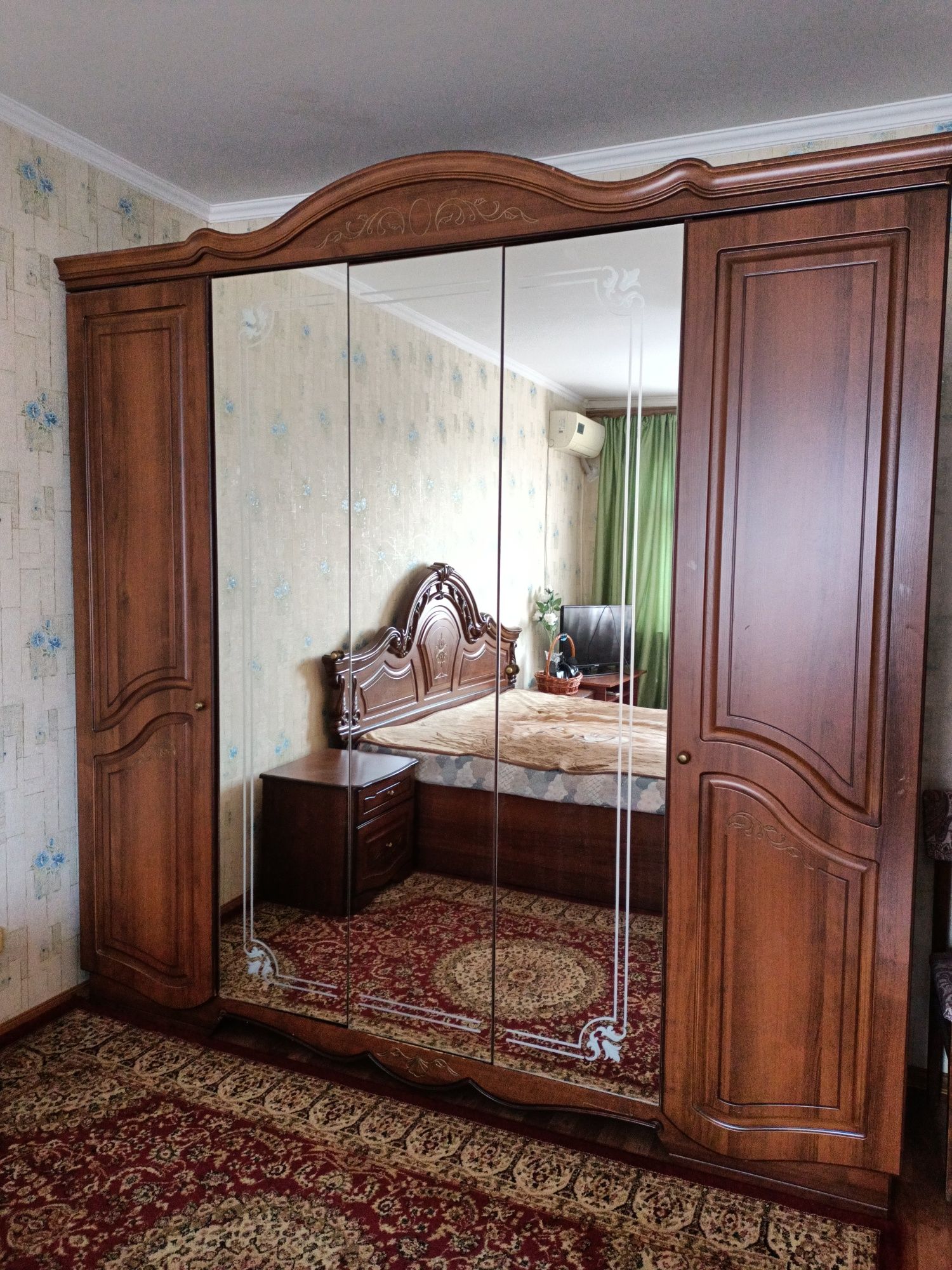 Спальный гарнитур