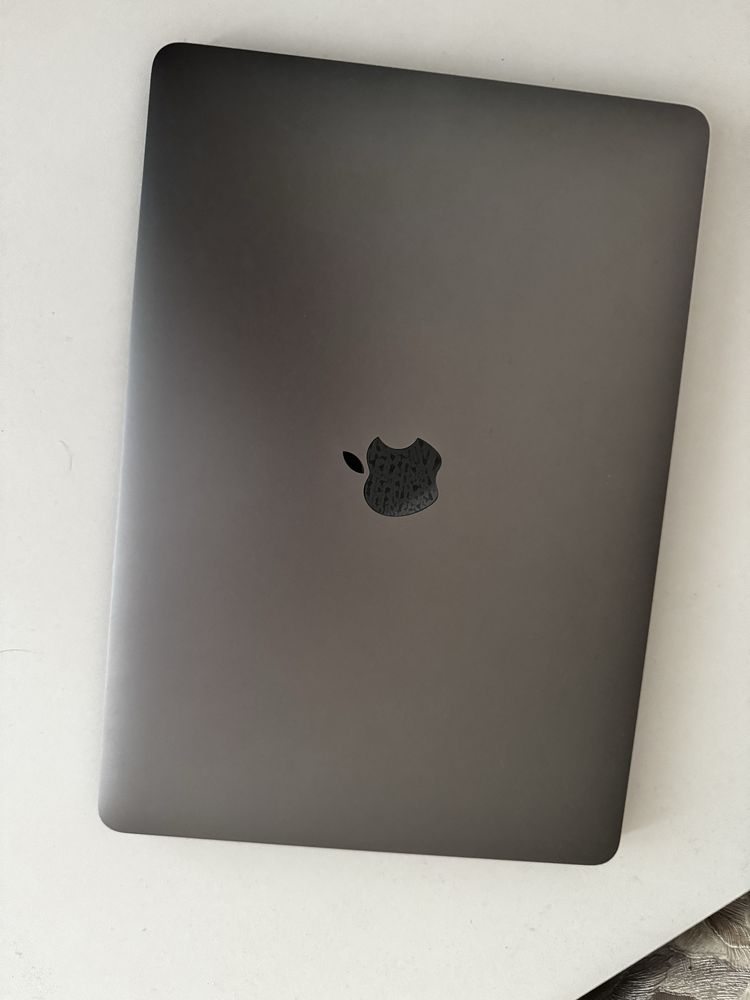 MacBook Air 13 (2019)