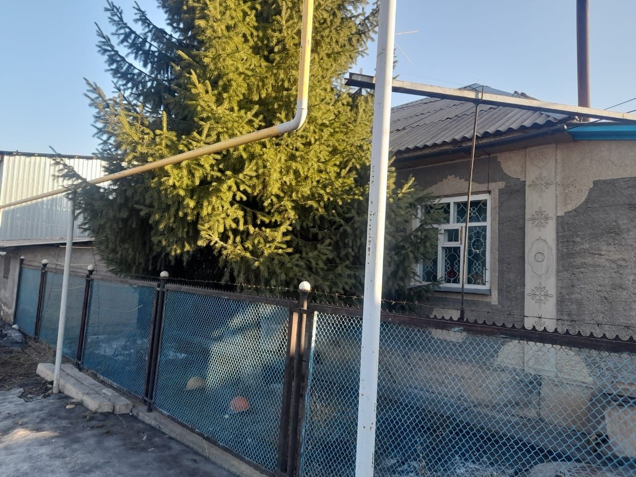 Продам большой кирпичный дом