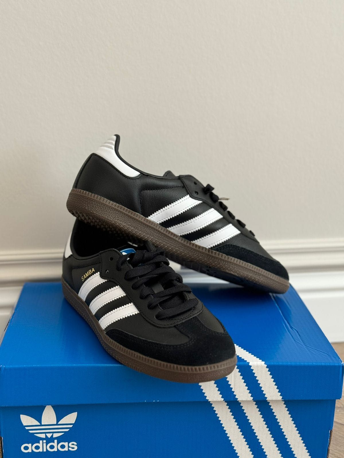 В наличии adidas samba оригинал, унисекс, 40 размер