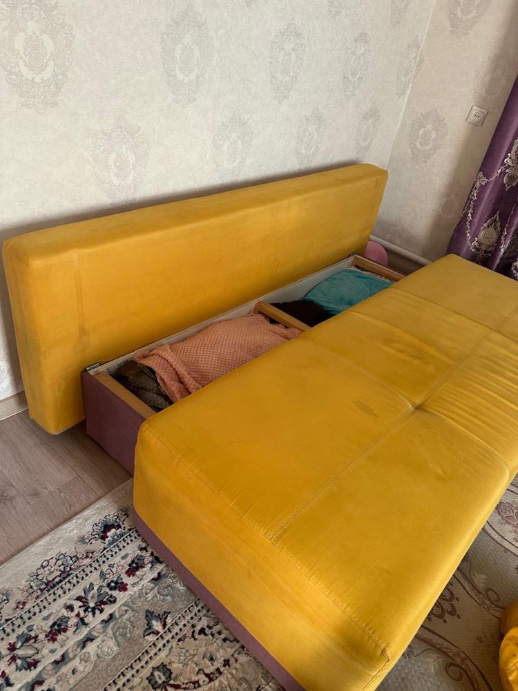 Диван в детскую комнату