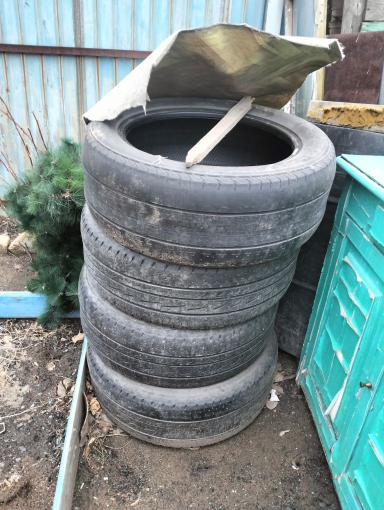 Продам шины на 17