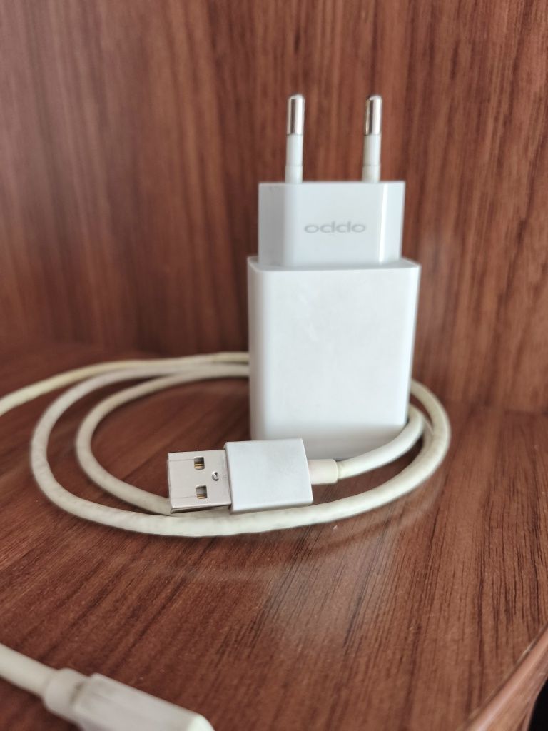 Смартфон Oppo F7 Red