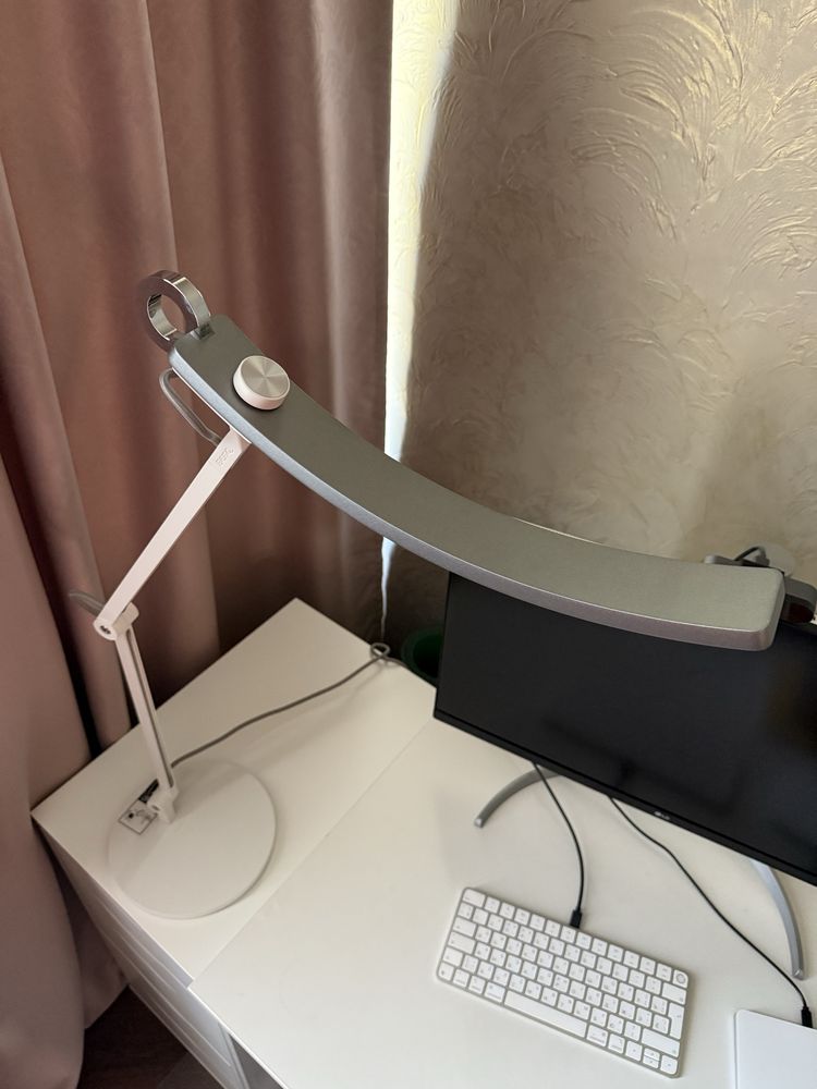 Benq WiT e-reading lamp настольная лампа