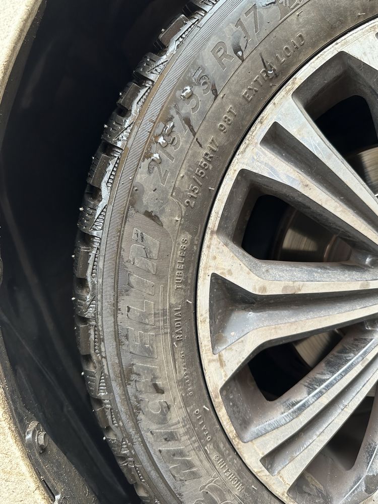 Продам зимнюю резину Michelin x ice north4
