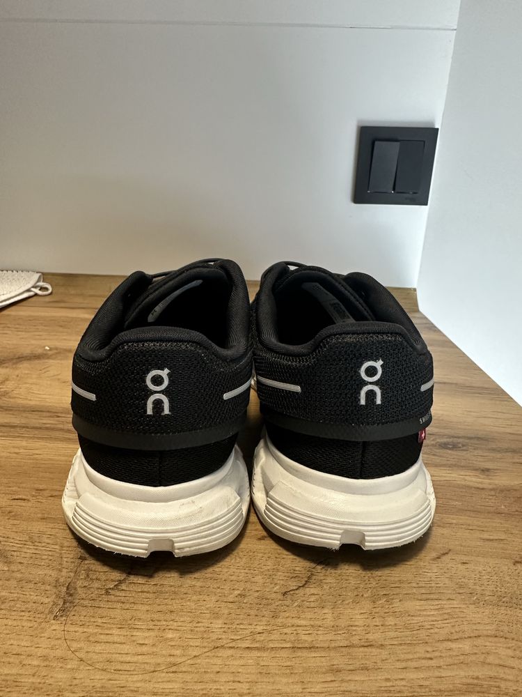 Кроссовки OnRunning