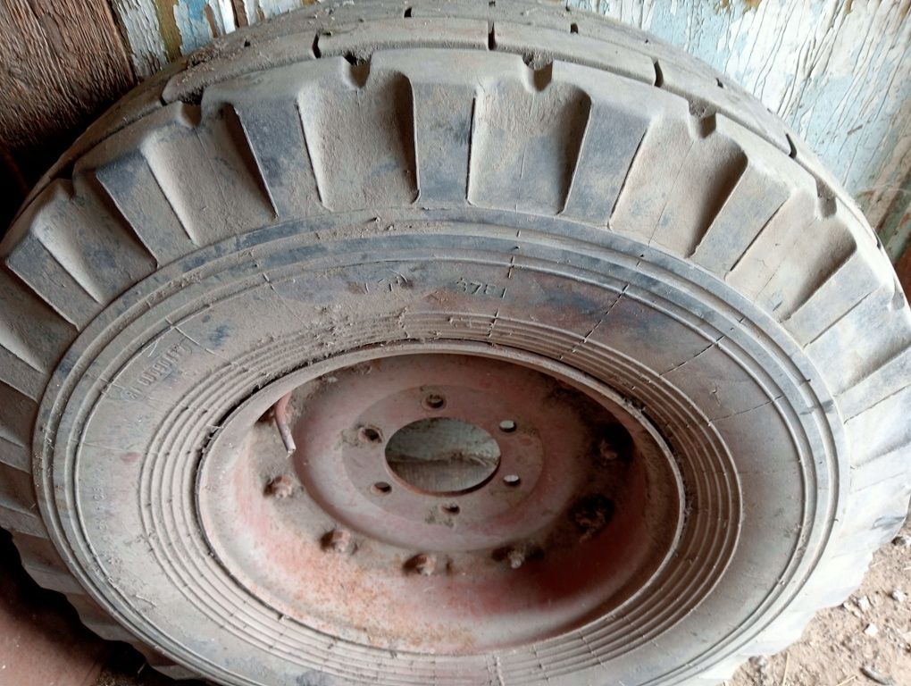 Ступица, колесо, рессоры ПТС -4