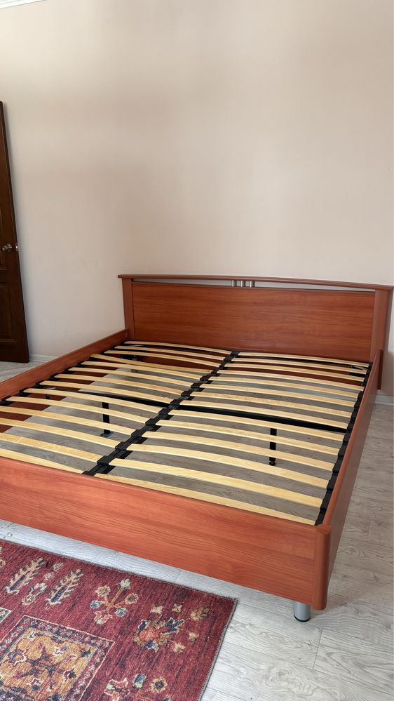 Кровать с матрасом 170/200