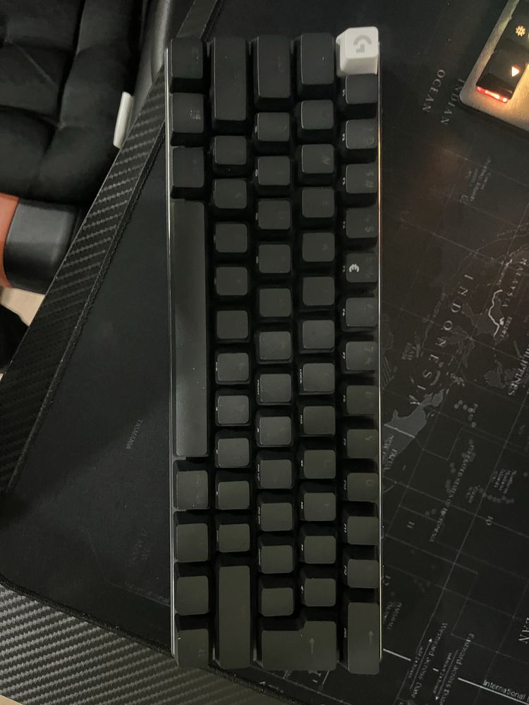 Продам почти новую клавиату logitech