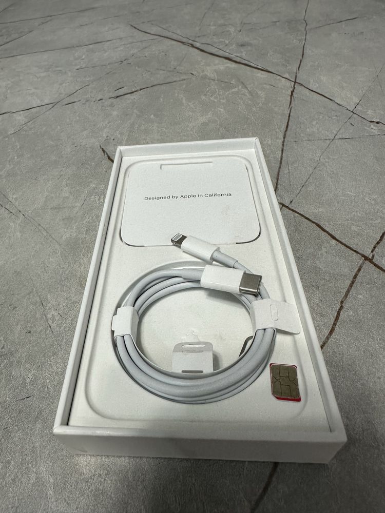 Продам Iphone 14, почти новый(брали 1,5 месяц назад) 100% батарея.