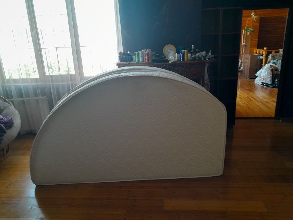 Продам большую кровать