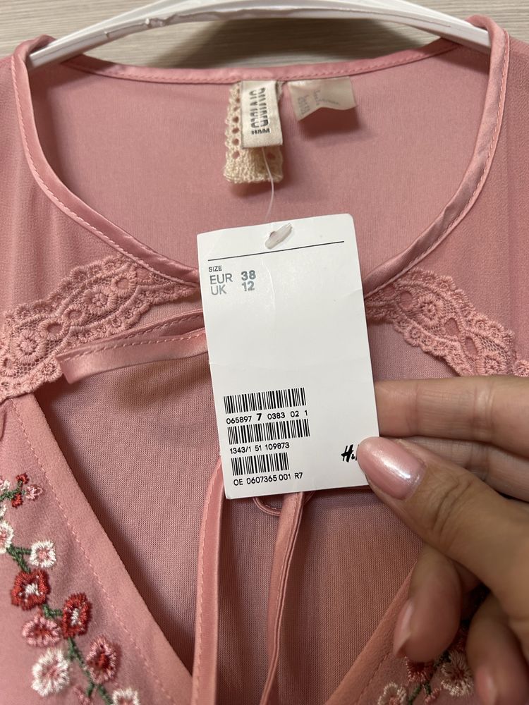 Красивое легкое платье H&M, размер 38