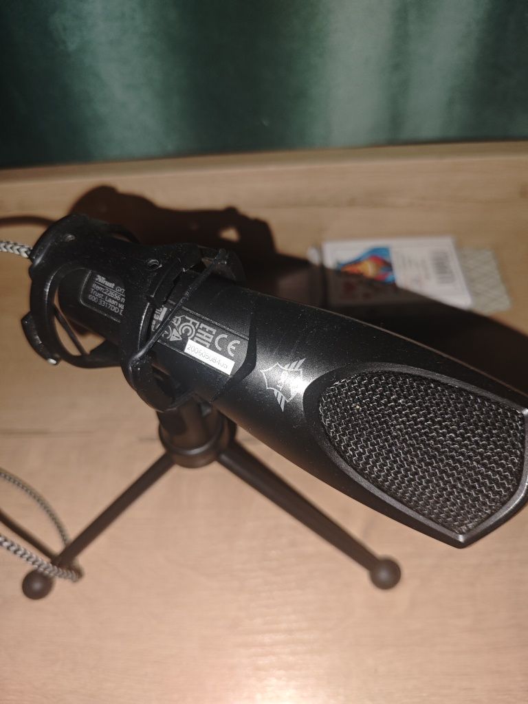 Продам микрофон Trust GXT 232