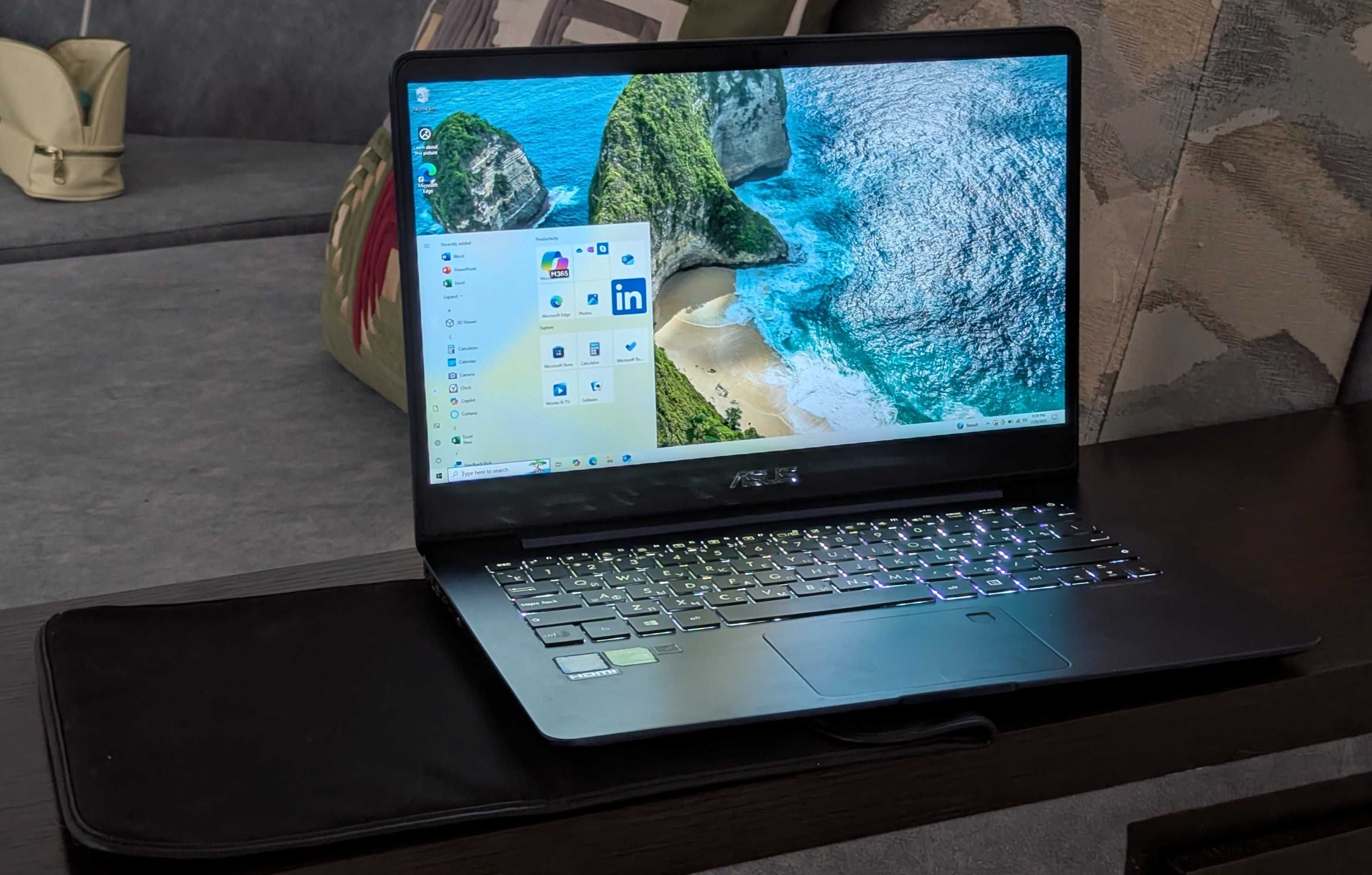 Ультрабук Asus Zenbook, i7-7th, Win10 + пожизненно бесплатный Office