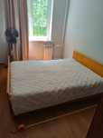Кровать: 140 х 180 см; шкаф гардероб: 125 х 58 х 220 см; тумбочка