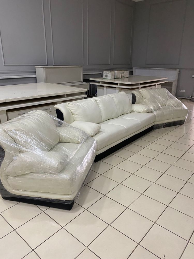 Продам кожанный диван и 2 кресла