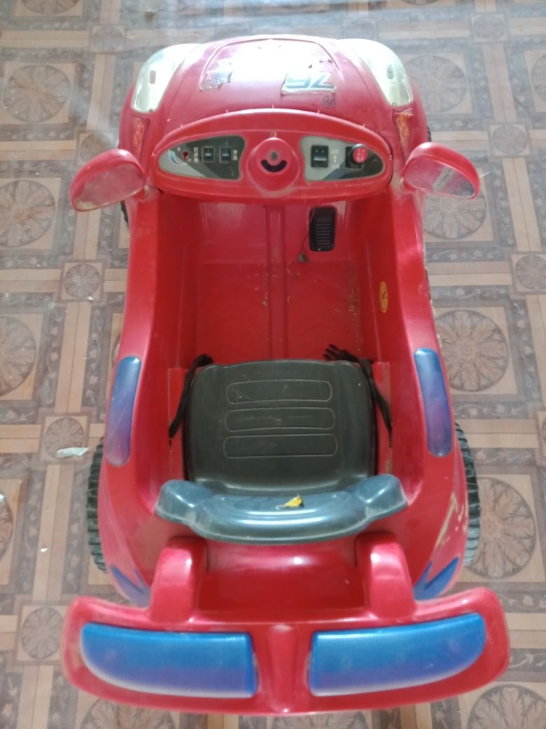 Детский автомобиль