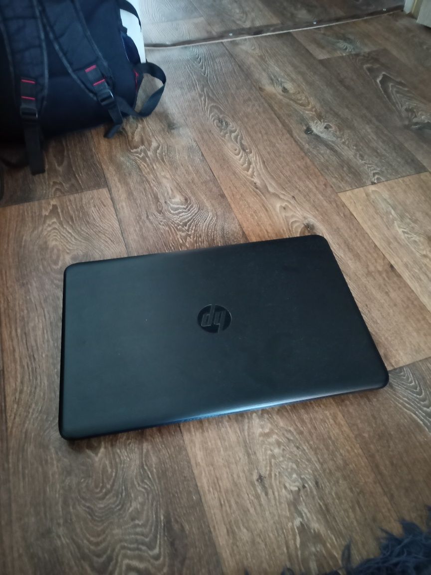 Ноутбук HP 19 INCH(дюймов)