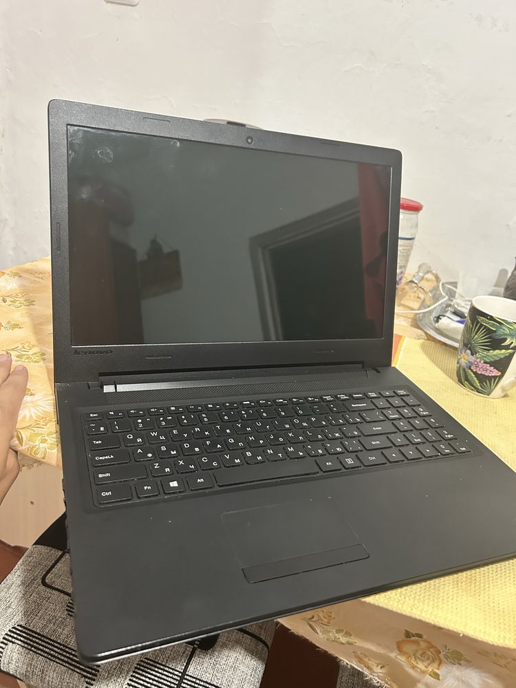 Lenovo Intel(R) Core(TM) i3-5005U CPU