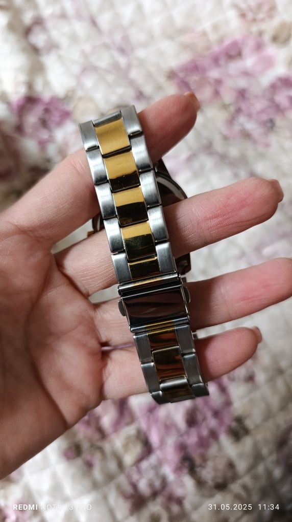 Продам женские часы Michael Kars