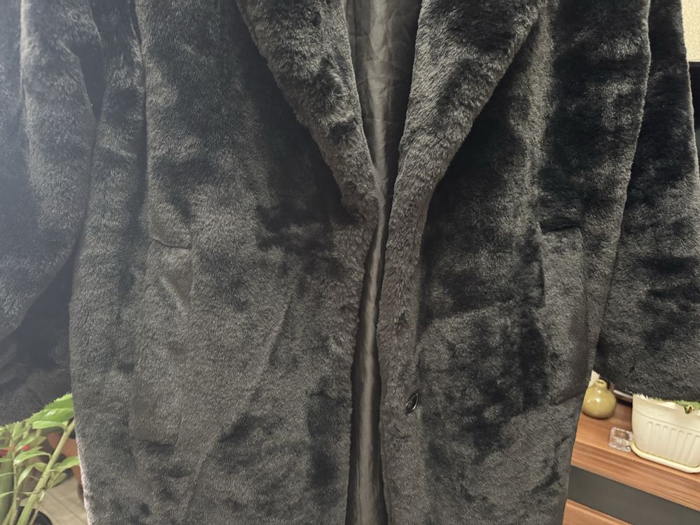 Продам шикарную черную шубу длинную кофта Celine