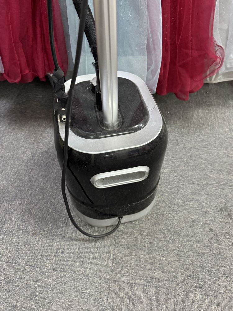 Продаю отпариватель Tefal Pro
