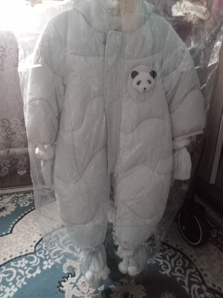 Продам детские комбинезоны