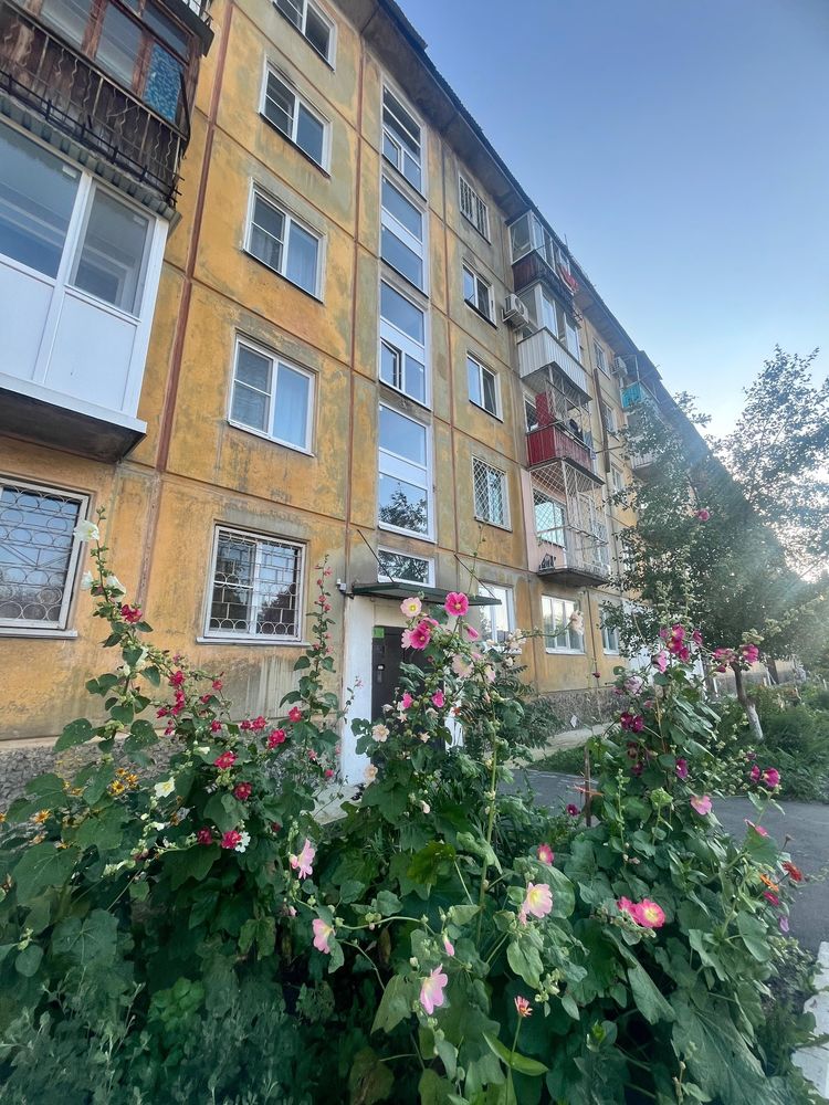 Продается 2 комнатная квартира ул. Кабанбай Батыра 122