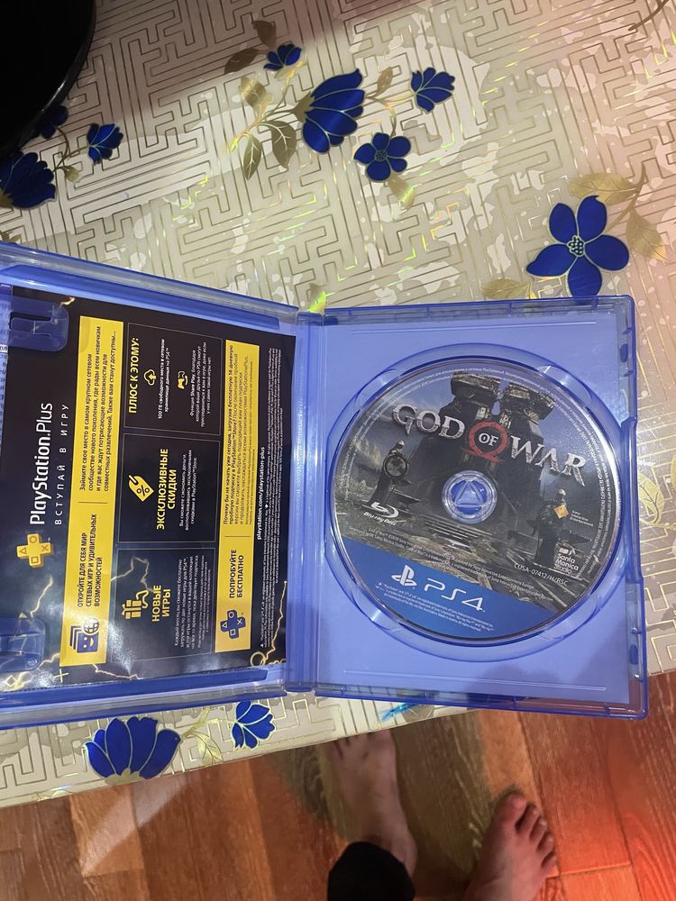 Игры на пс4  в хорошем состояние .